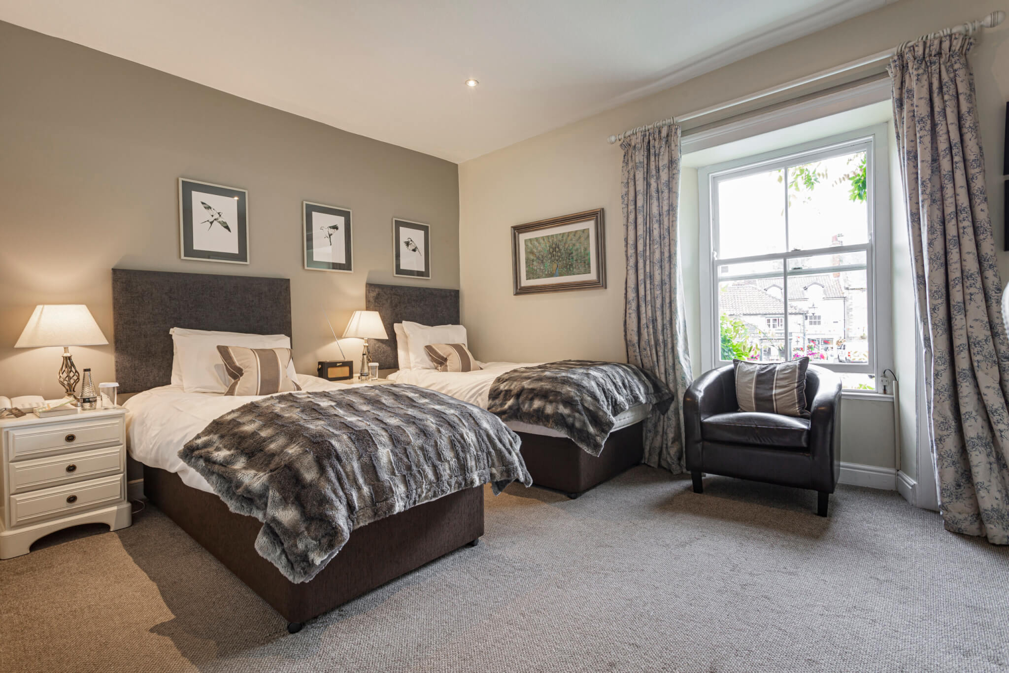 Superior Twin Room Hotel Helmsley York 1 scaled